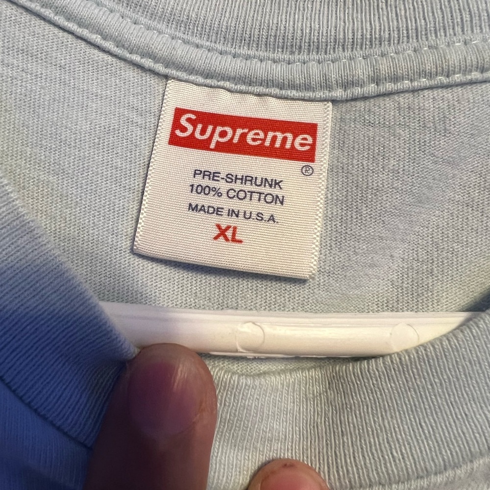 Supreme t shirt - Picture 3 of 3